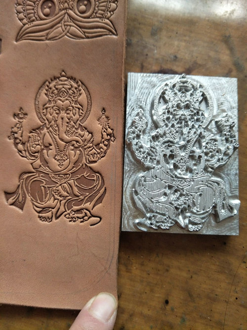 Unique Leather Work - ガネーシャ模様の手作りのユニークなデザインの革細工ツール、革彫りパンチ、スタンプ、革細工用革彫り工具