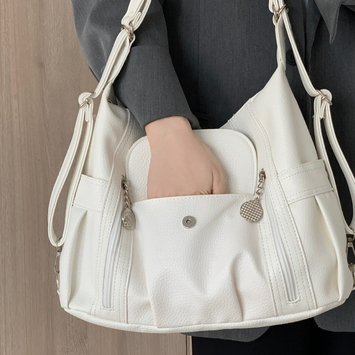 女性の素敵なバッグファッション韓国語バージョン学生旅行ボルソ - Leather Work Bag Women のレビューと価格