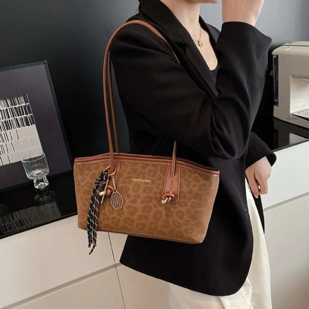 ユニークなレトロレオパード柄アンダーアームバッグ大容量モダン - Unique Leather Work のレビューと価格