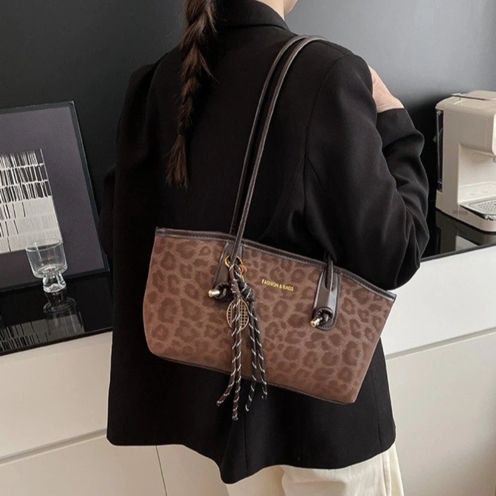 ユニークなレトロレオパード柄アンダーアームバッグ大容量モダン - Unique Leather Work のレビューと価格